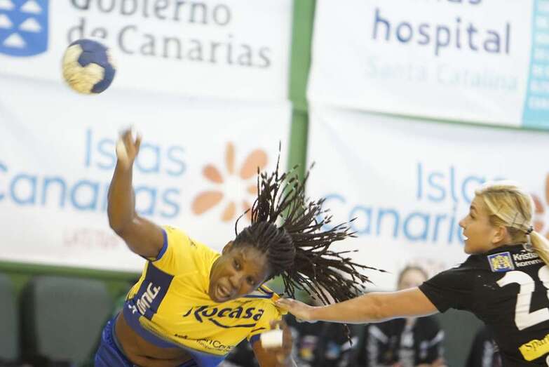 Momento del partido de este domingo (Foto TA)